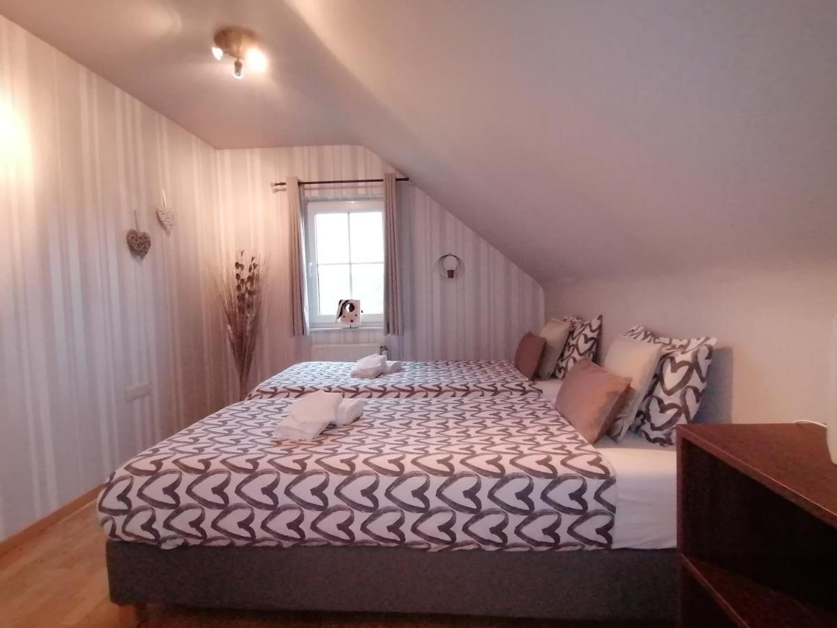 Le Clos Du Montys Louveigné Eksteriør billede